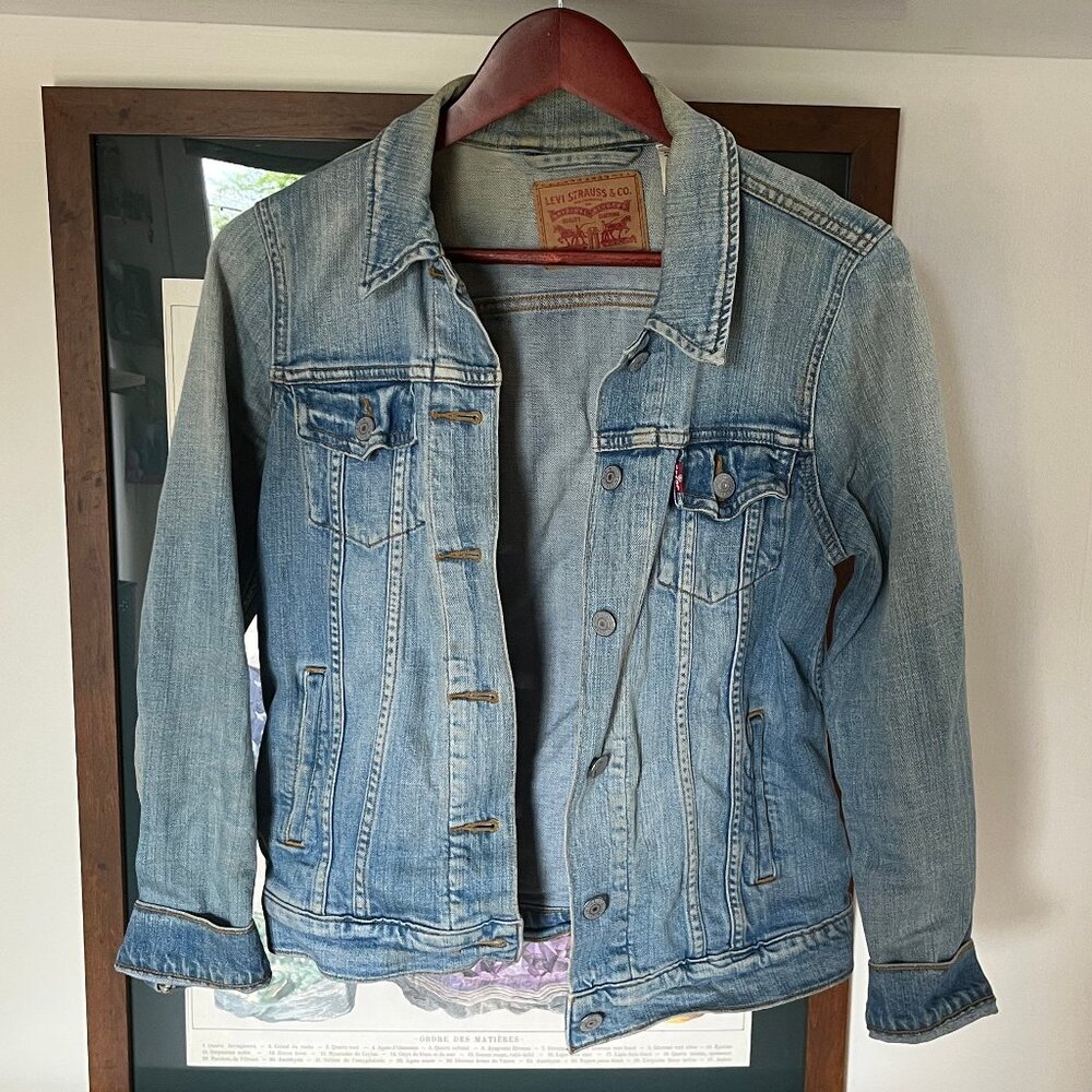Light wash Levi's Jean Jacket